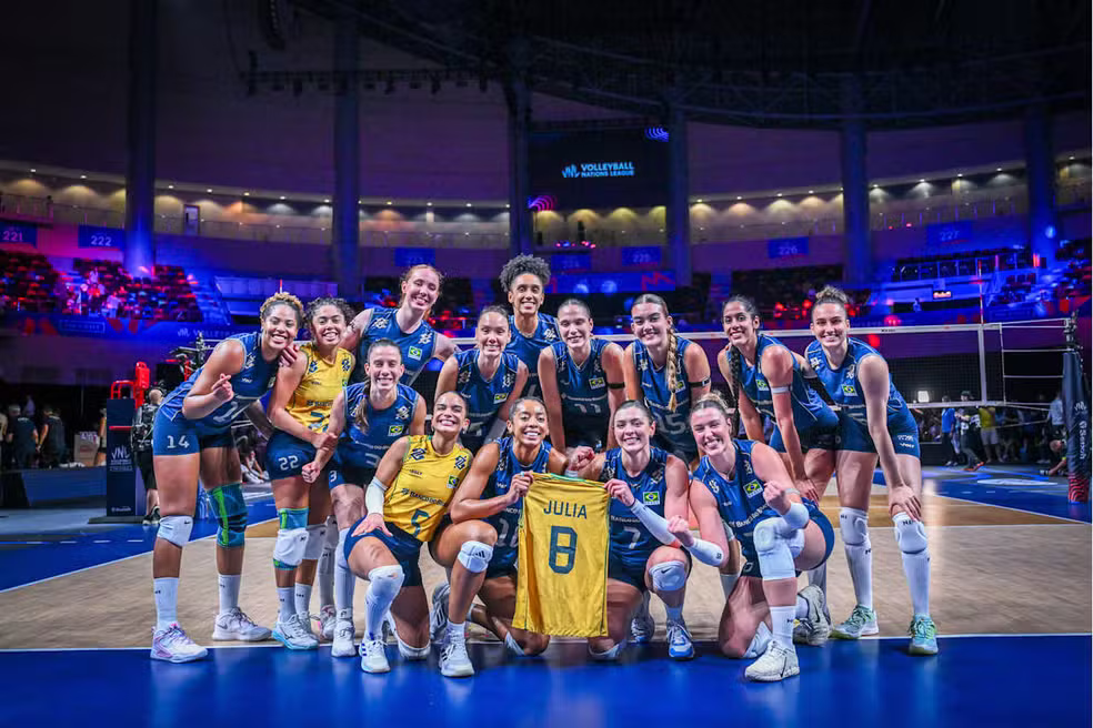 Seleção feminina busca título inédito contra a Turquia na VNL