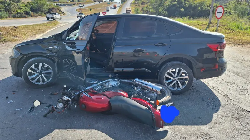 Motociclista fica ferido após colisão com carro na MG-050, em Formiga