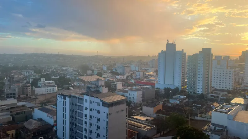 Chuva quebra período de tempo seco e derruba temperaturas em Divinópolis
