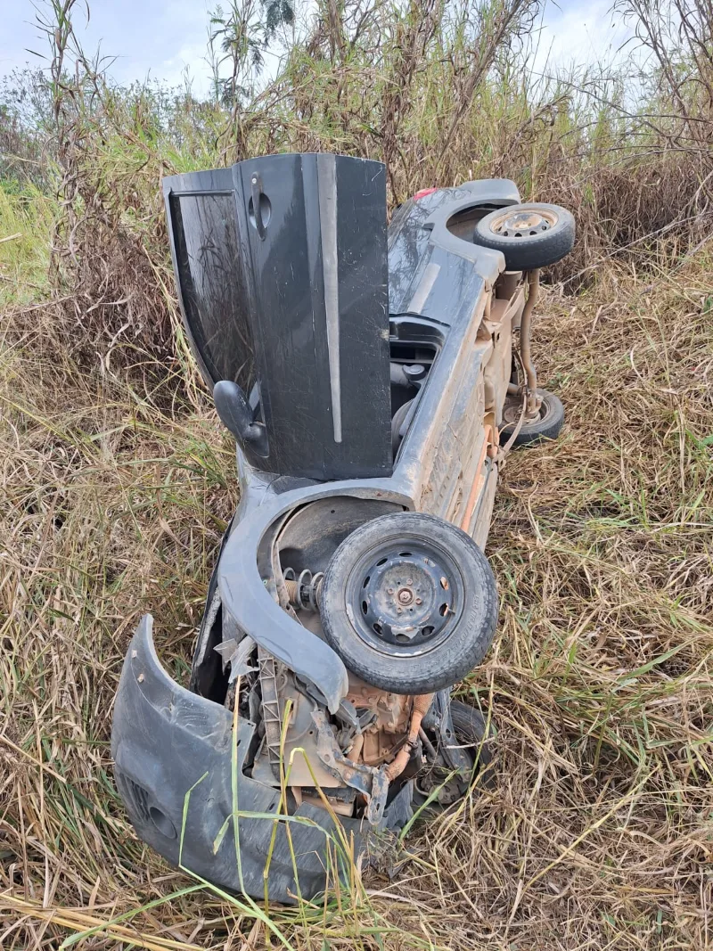 Motorista fica ferido após desviar de motocicleta na contramão na MG-050