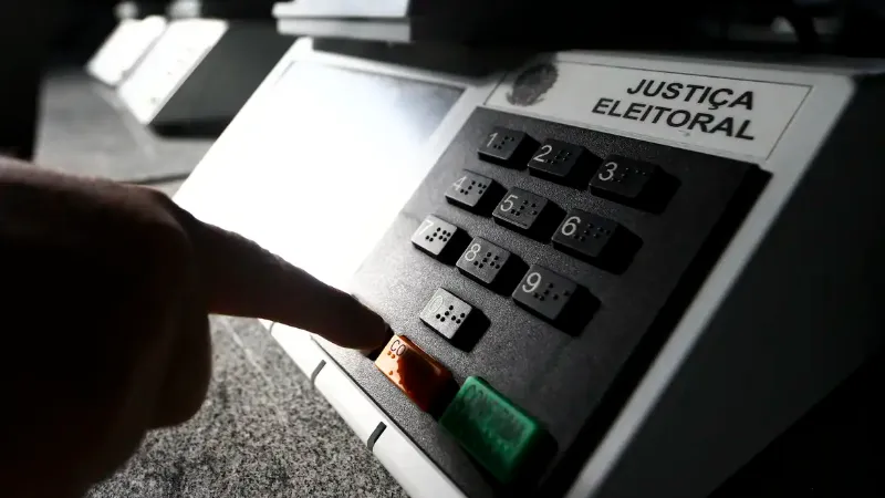 Falta um mês para as eleições: veja como está o cenário eleitoral em meio a polêmicas