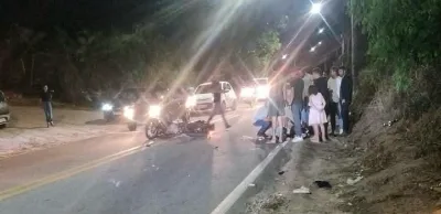 Motociclista fica ferido após batida com carro na estrada de Ermida