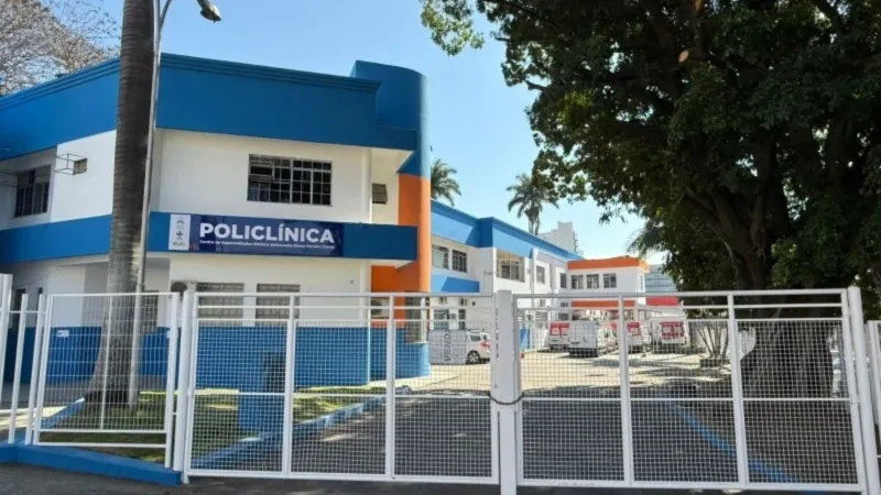 Transferência de pediatras e ginecologistas de postos para a Policlínica gera críticas 