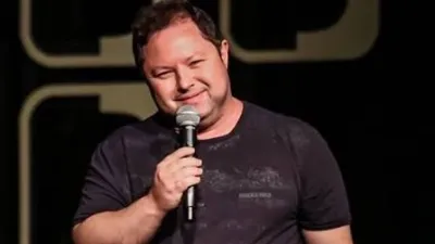Porpetone leva stand-up e mais de 50 imitações ao Teatro Gravatá nesta sexta