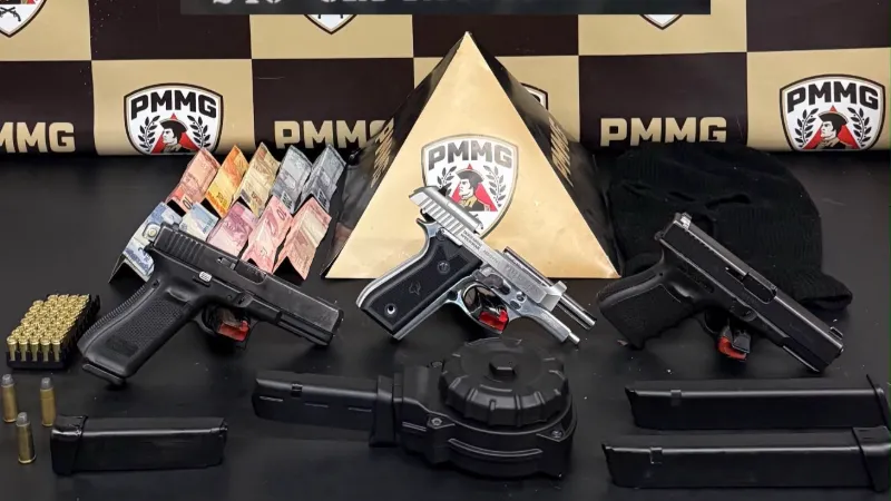 PM apreende três armas de fogo e munições durante ocorrência em Divinópolis