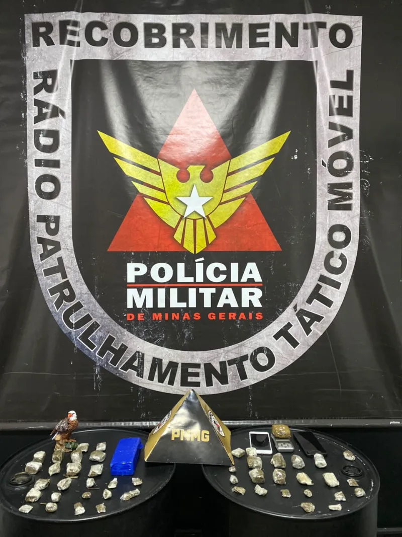 Dois jovens são presos com maconha e cocaína em Itaúna