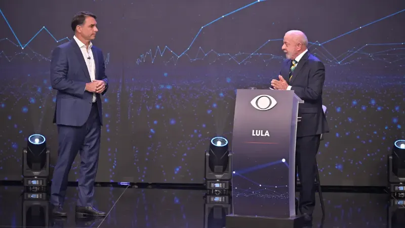 Flávio Bolsonaro tem 51,1% dos votos válidos contra 48,9% de Lula, aponta pesquisa