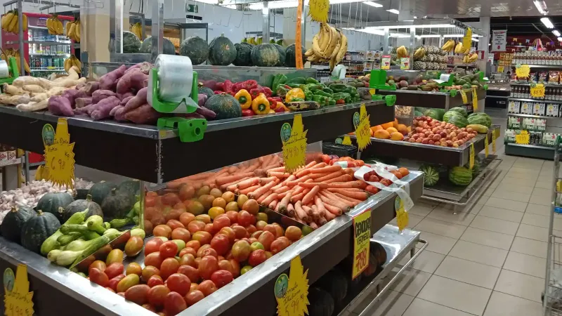 Aumento da conta de luz e dos alimentos pressiona orçamento e eleva custo de vida
