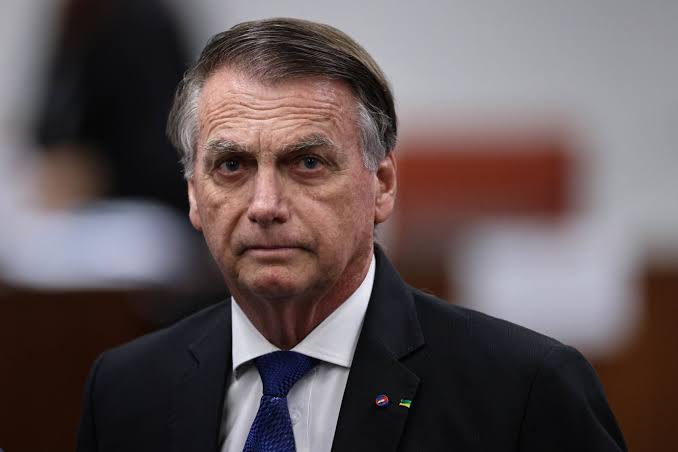 Bolsonaro pede Alexandre de Moraes para receber filhos no Dia dos Pais